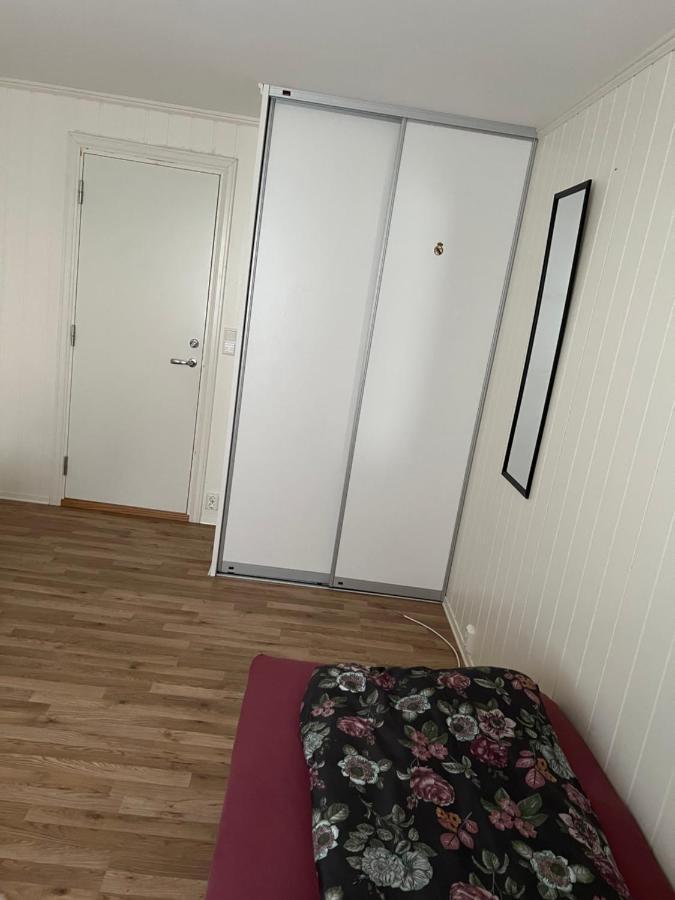 Bedroom In City Centre, No Shower Available Олесун Екстериор снимка